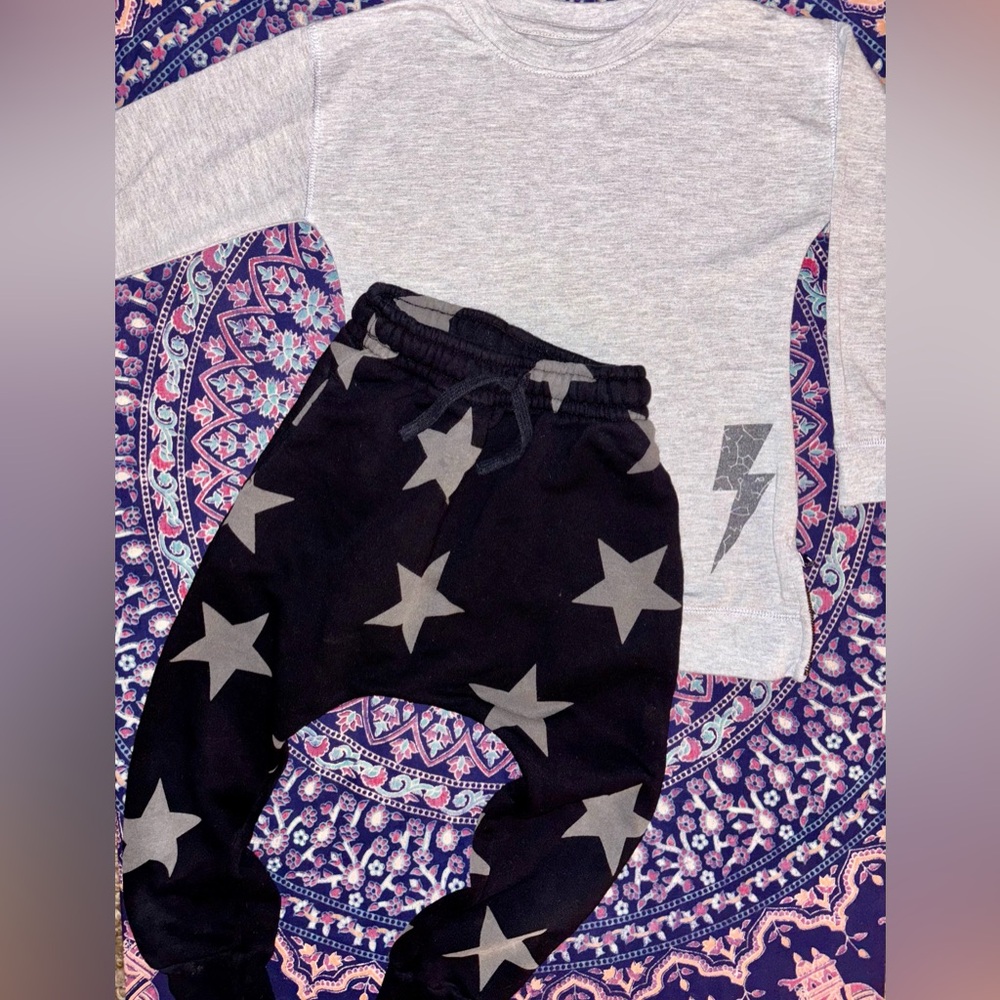 Nununu Star Pattern Joggers & Afton Street Top